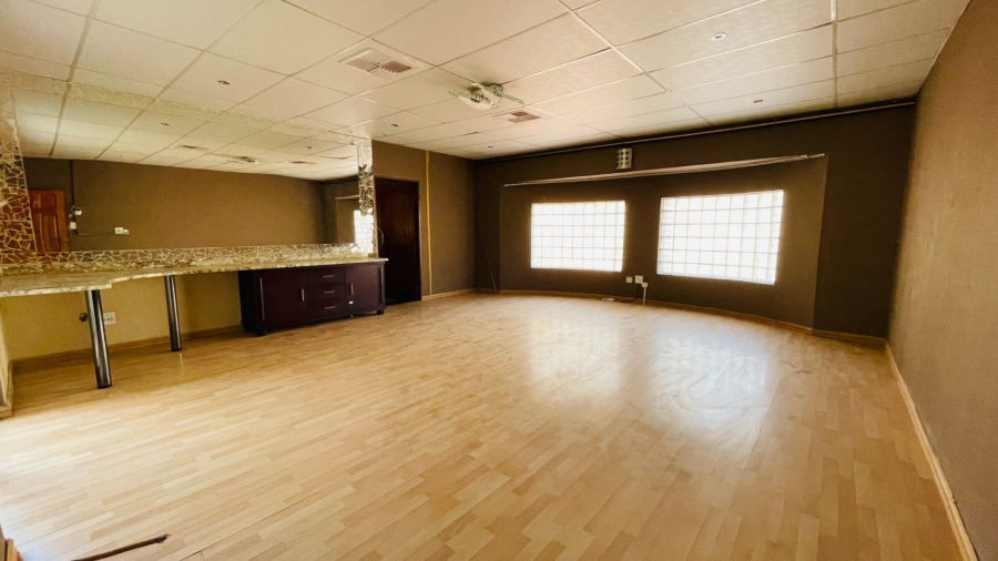 5 Bedroom Property for Sale in Van Der Hoff Park North West